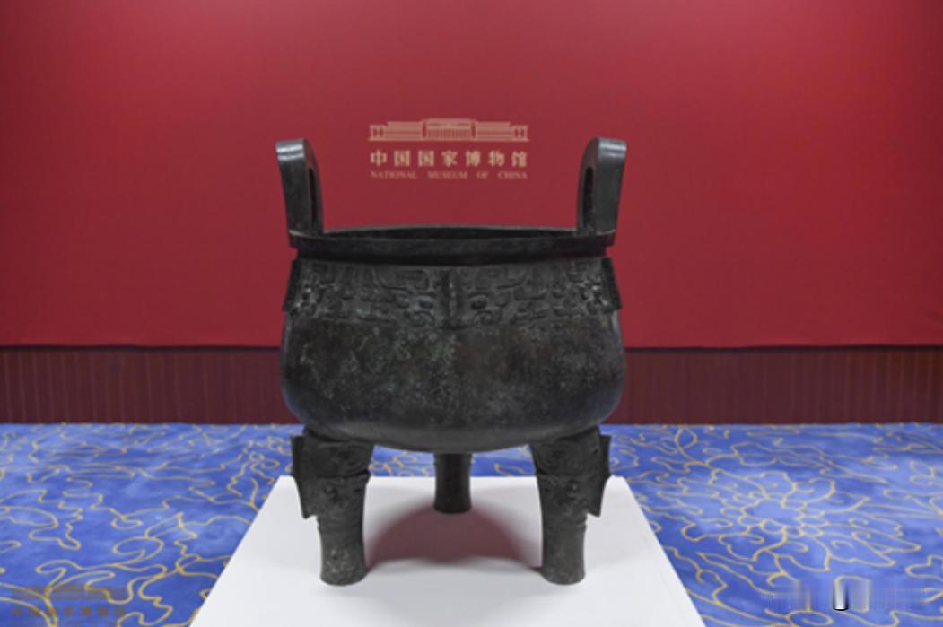 1925年，苏州豪门潘祖年病重。临终前，他支开旁人，只留下20岁的孙媳妇，厚着脸