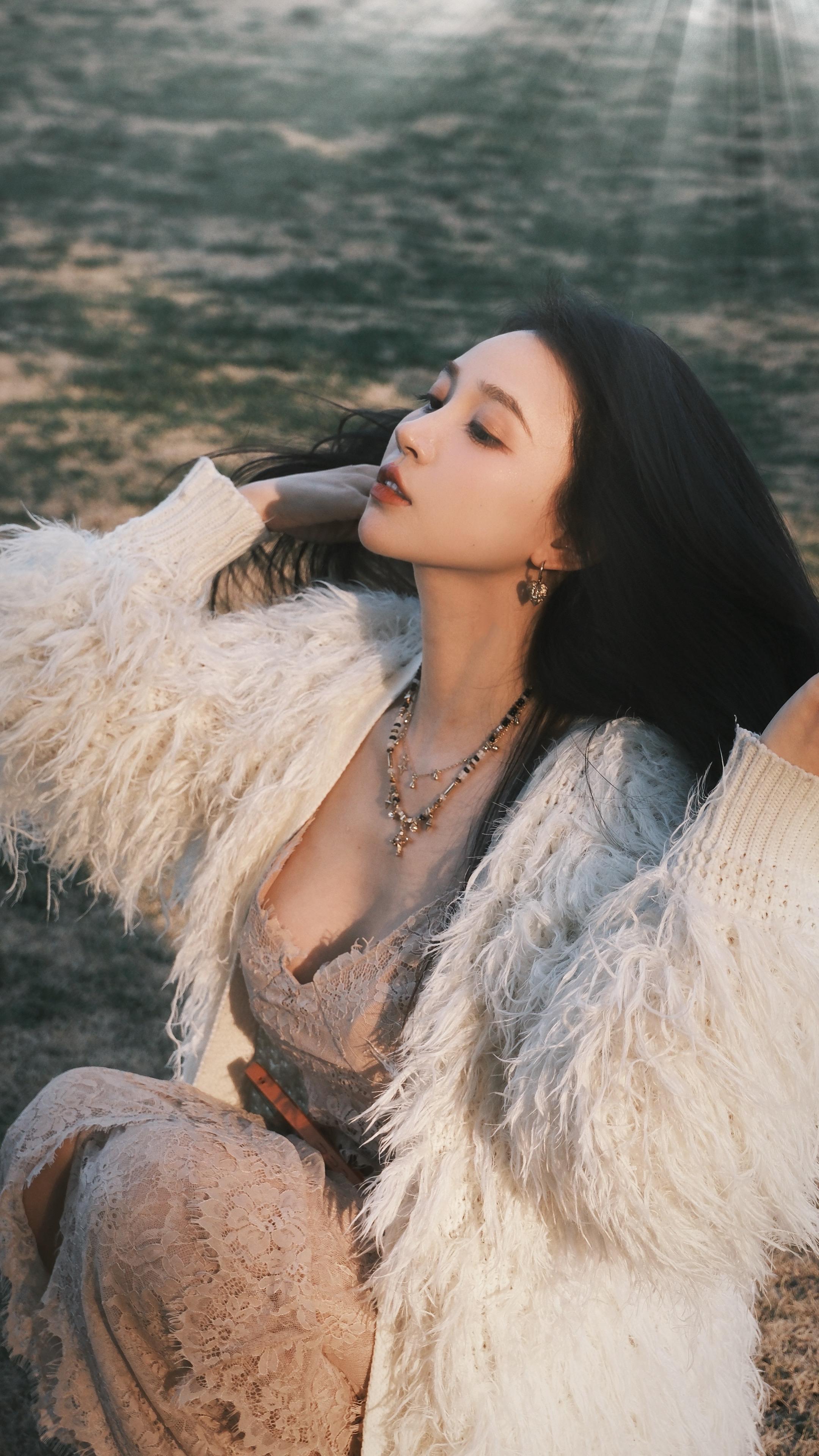 不知道啊 我的脸和身材都很曼妙