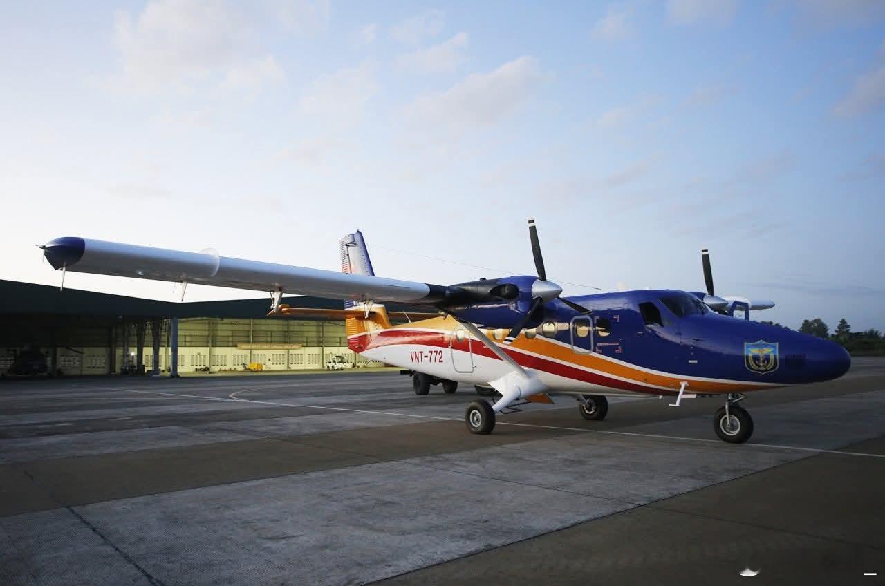 越军德哈维兰DHC-6-400“双水獭”轻型机在南海进行侦察飞行。越军共有6架“