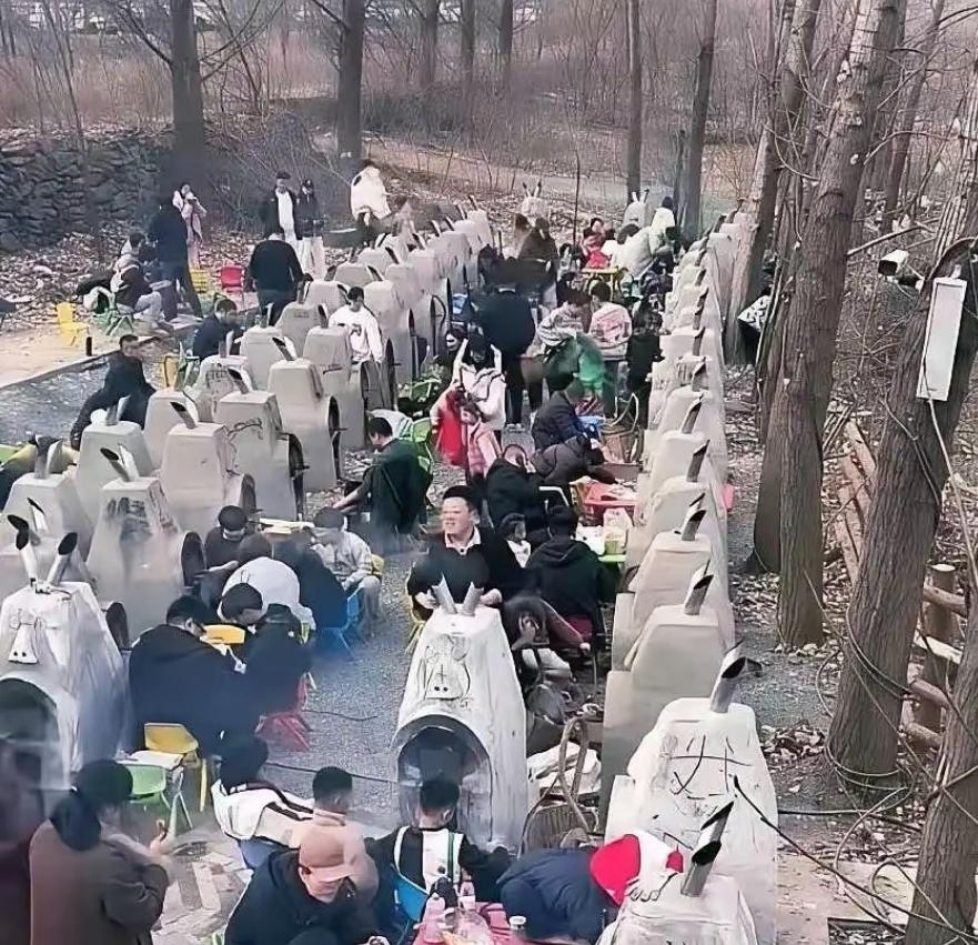 一大早的，我以为这是祭拜的.。。吓一大跳