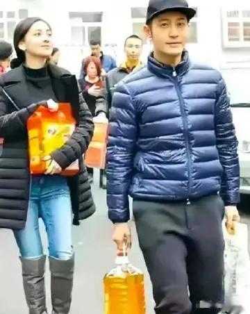 黄晓明和Angelababy在一起时，杨颖真的超级接地气啊！ ​​​
