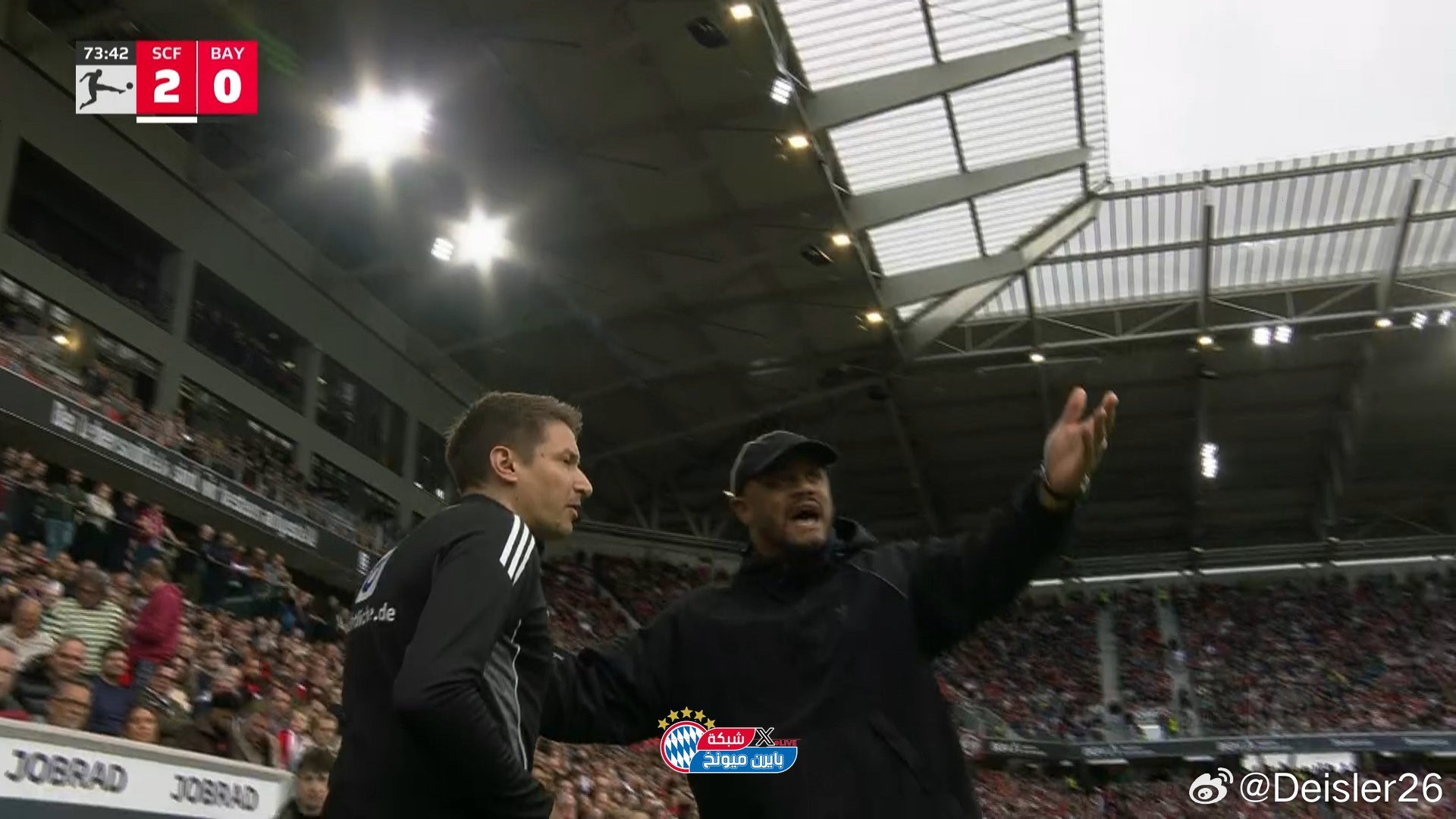 孔帕尼對第四官員表示抗議❗ 