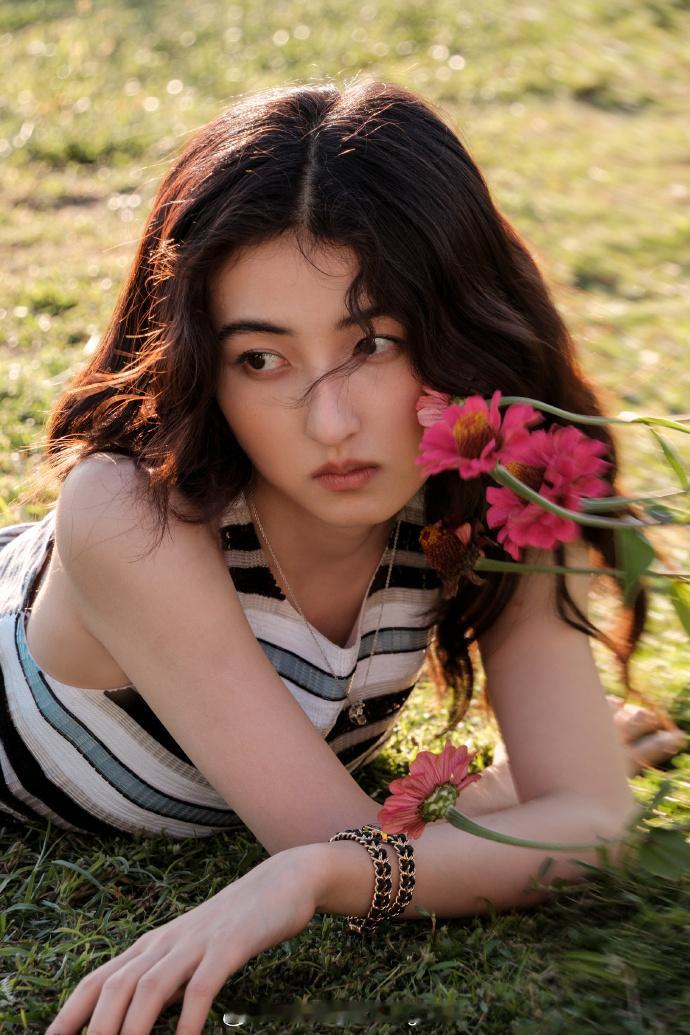 沙漠《你好旧时光》导演的新片《无孔不入》将于下个月在广东开拍。张子枫、金晨、此沙