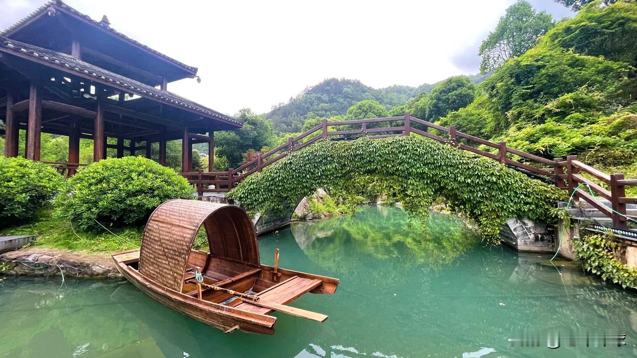 不来江西，根本不知道江西竟然藏着这么多宝藏旅游地。

今天我们来到了宜春市下辖的