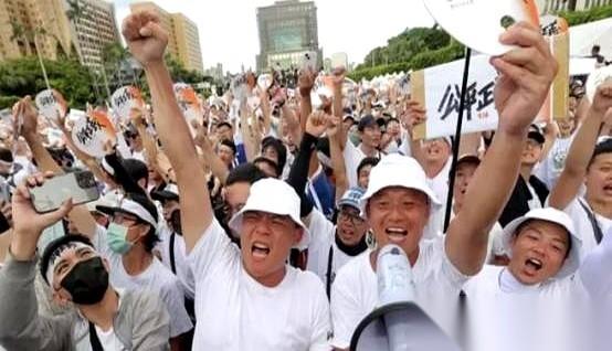说出来你可能不信，真正让对岸很多人心里咯噔一下，甚至开始重新审视我们的，不是啥温