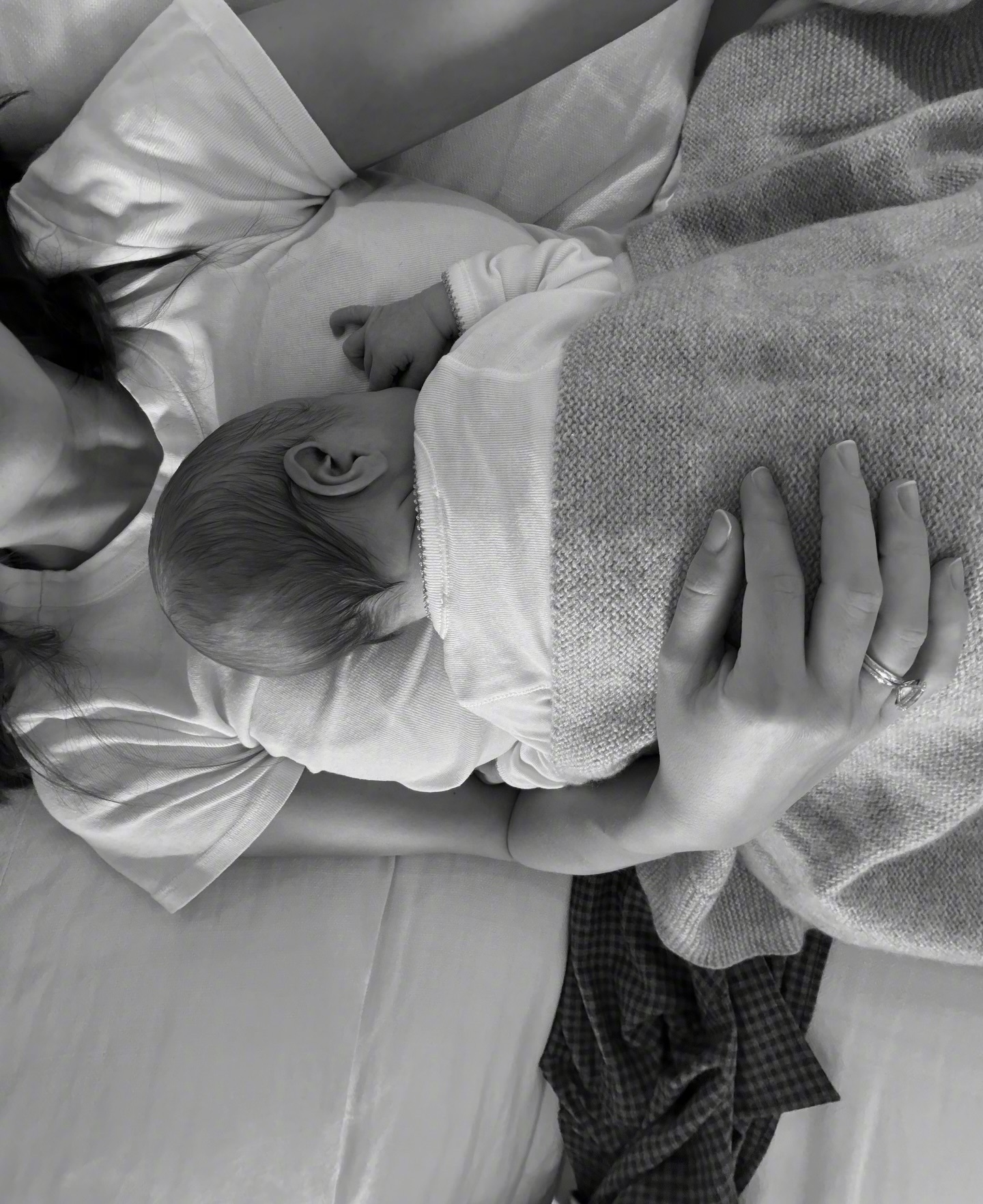 🎉恭喜克里斯滕森，又一位小朋友来到这个世界上！🍼现在他是三位宝宝的爸爸啦！巴