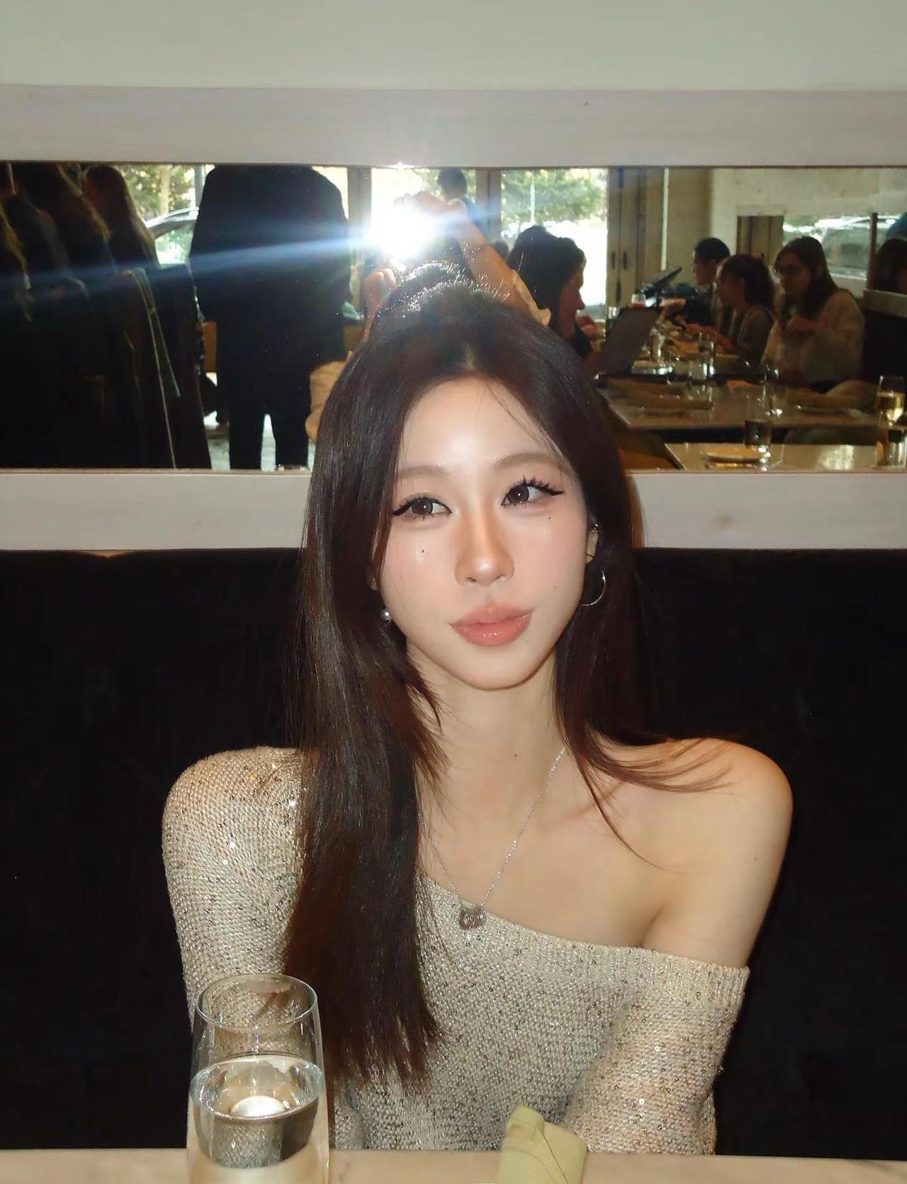 Darling别打哑谜袁一琦 韩风 拍照姿势