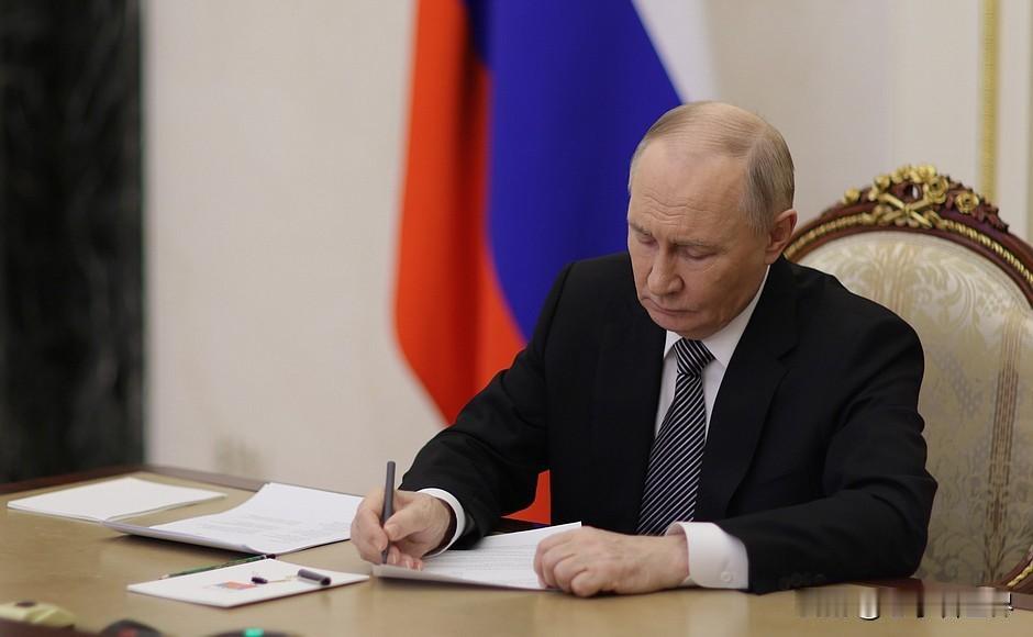 【普京：姑息治疗是最仁慈的医学领域】
莫斯科时间2025年12月9日，俄罗斯总统