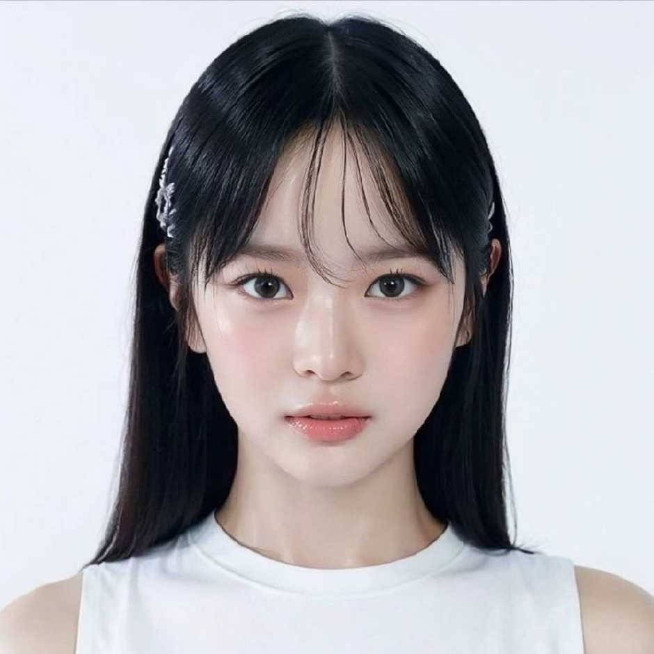 我怎么没看过hanni宝宝这张照片 好漂亮ㅠㅠㅠ ​​​
