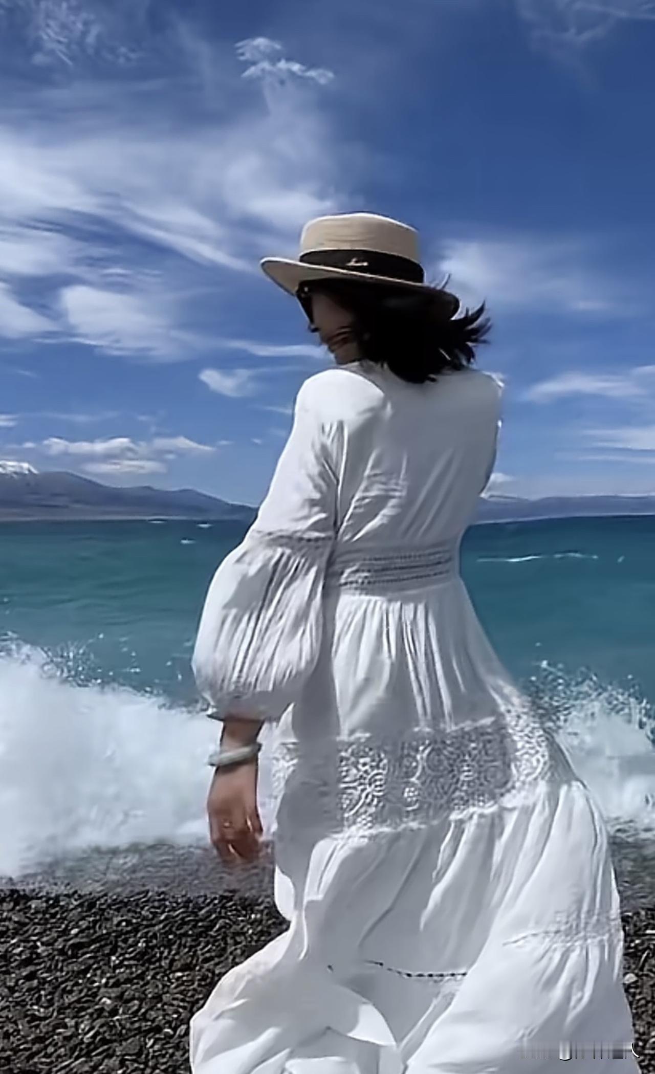 新思维·宇宙说明书：教你使用，非教你占有

清晨，在宇宙岛喝茶，赏花，阅读“宇宙