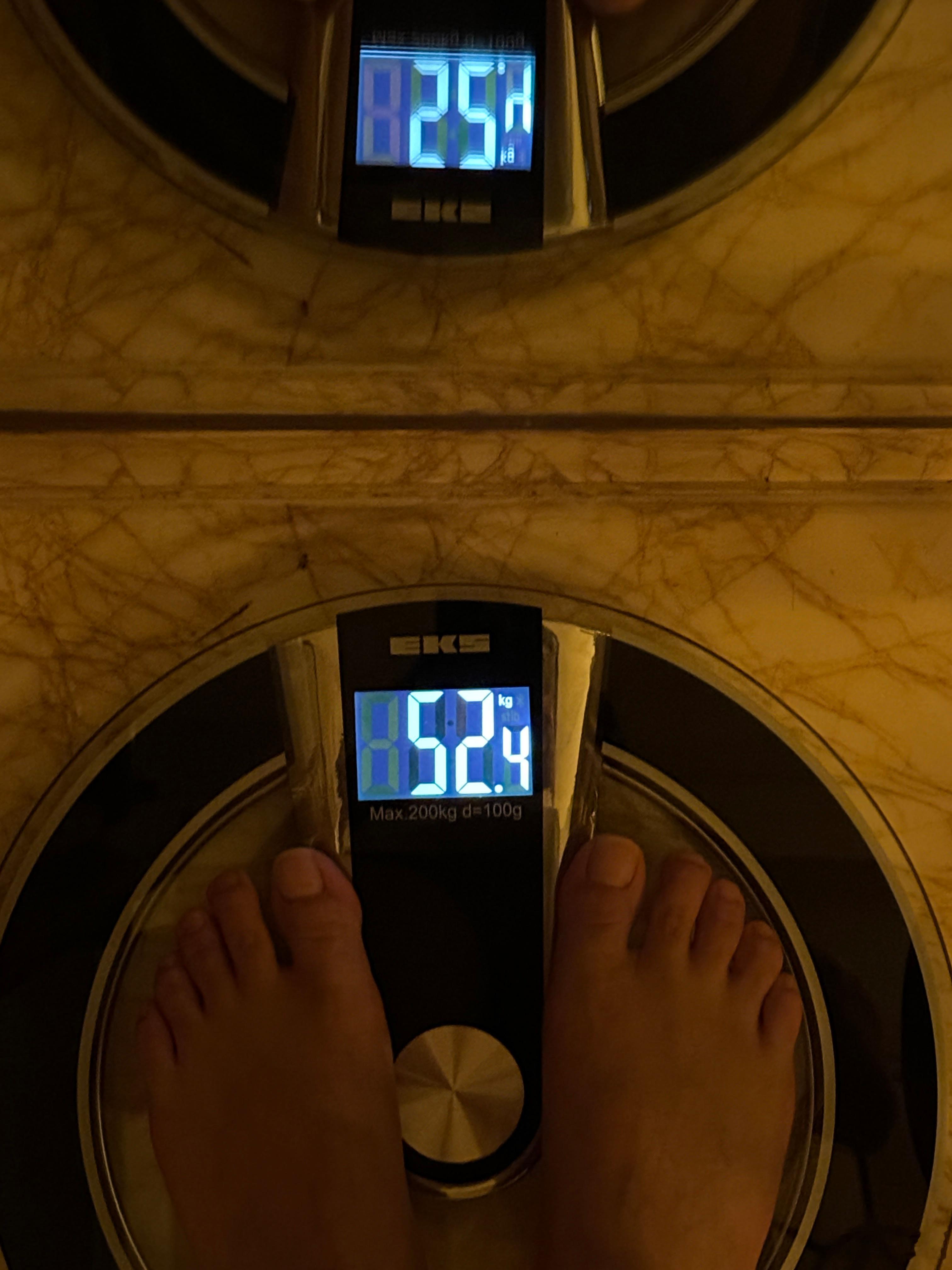 天塌了，我原先49.7kg我觉得也挺正常的吧，去了一趟贵州又来了成都之后，一上称
