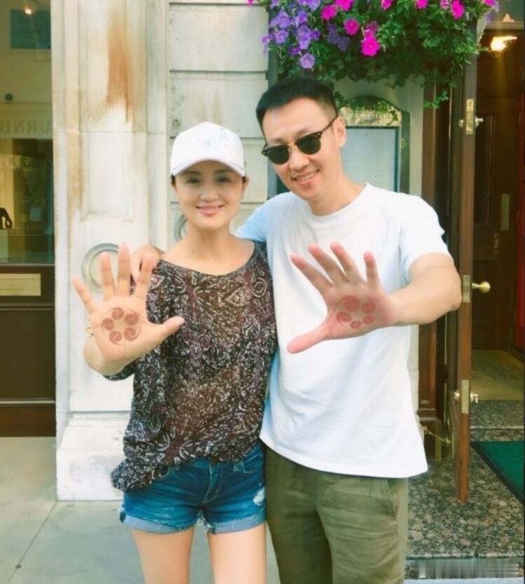 韦一航妈妈现实中也在抗癌韦一航妈妈送你一朵小红花韦一航妈妈送你一朵小红花，韦一航