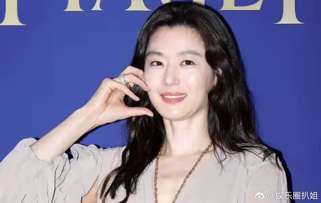 全智贤暴风圈方仍未发文道歉全智贤本人和《暴风圈》剧方还没有站出来回应，更别提道歉