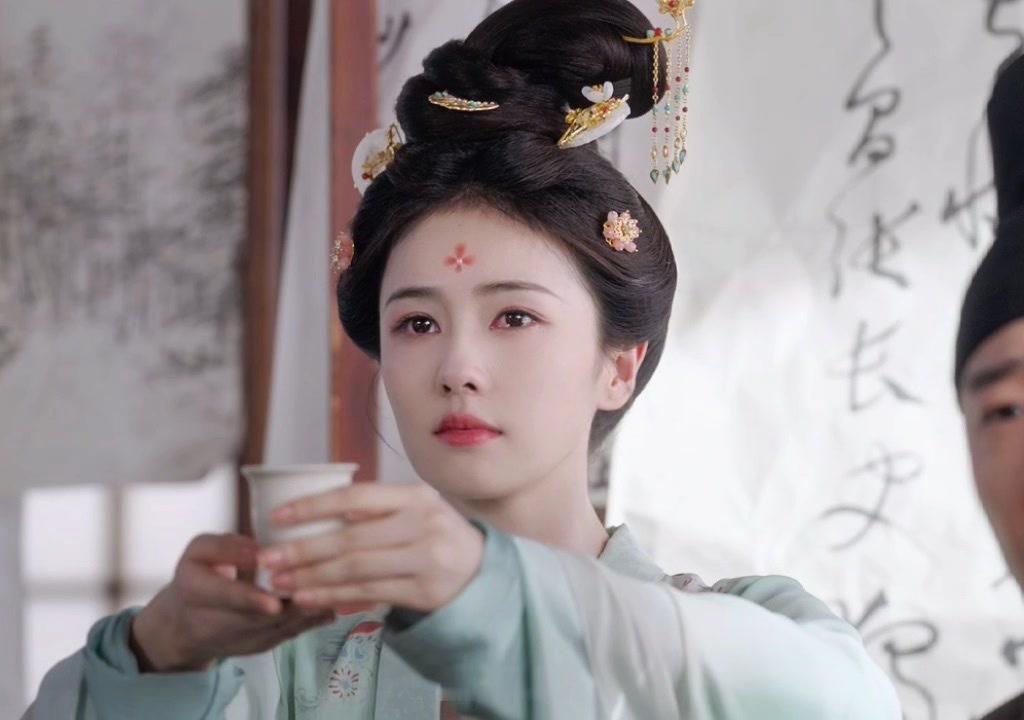 莫离 我的评分：以禅养静 以神藏灵 好有质感的镜头！ 