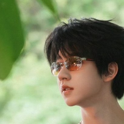 贺峻霖💚阳光信用  💚每日一善  业精于勤，荒于嬉；行成于思，毁于随。路漫漫