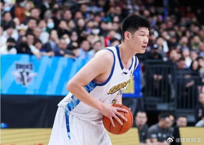 北京时间3月22日，2025-26赛季CBA常规赛卫冕冠军广厦客场对阵江苏，广厦