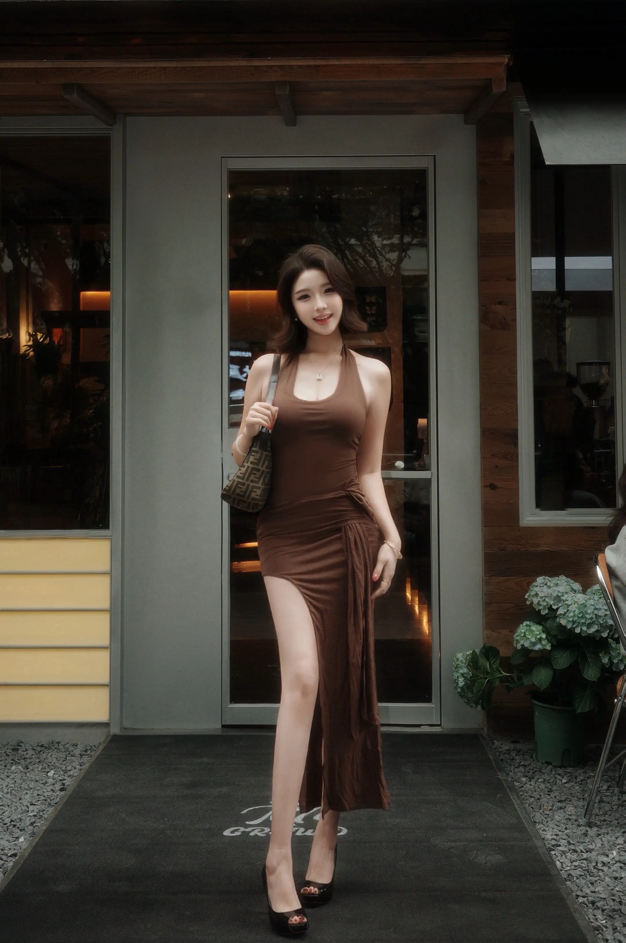 可以多陪陪我么 花你多少钱我都愿意