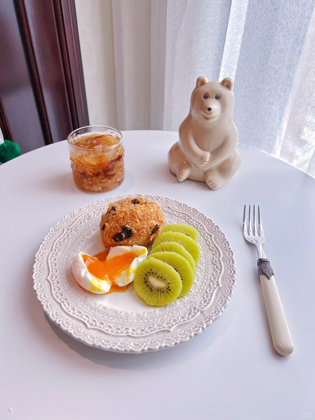 早安☀️｜阿格的早餐🥣 肉松小贝翠香🥝 黄天鹅鸡蛋 初秋少不了银耳...