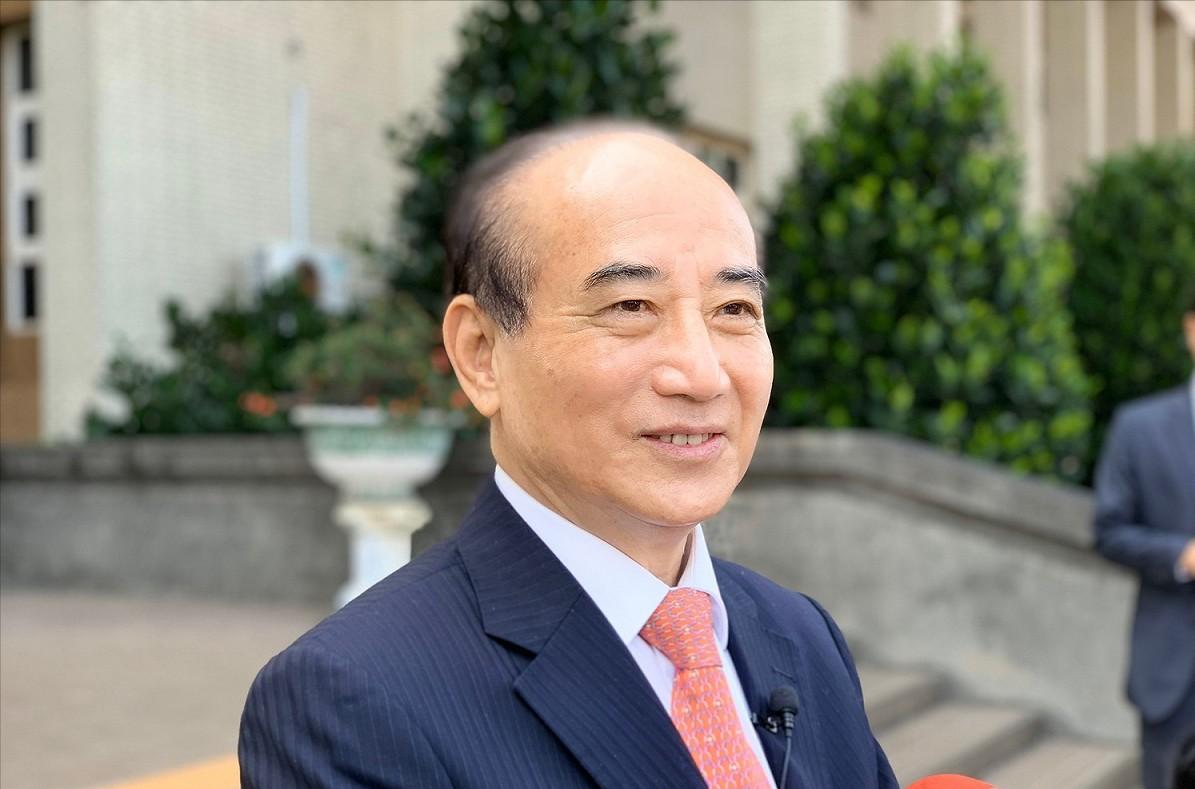 王金平批评郑丽文政策需要调整一下。

深耕蓝营数十年的王金平没有直接点名批评郑丽