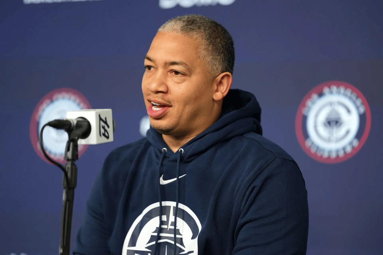 泰伦卢真是命硬啊！
自从他说什么快船要打出35胜20负之后，快船已经四连胜了。当