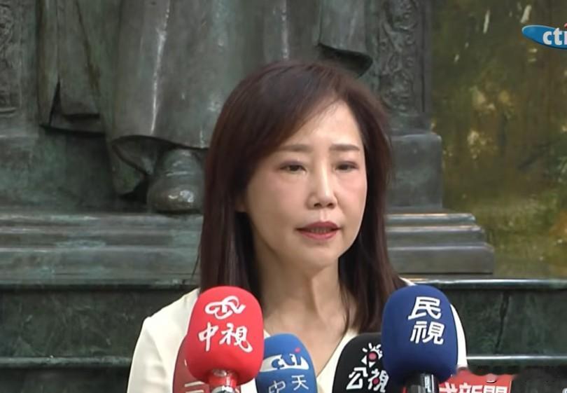郑丽文访美被曝要侨民“落地招待”  尹乃菁：国民党有编预算

针对郑丽文访美要侨