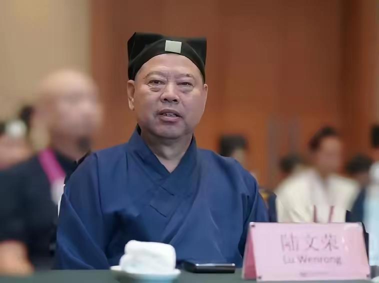 2019年，一名中国富二代因在加拿大炫富被绑架，在中国政府的施压下，绑匪放人逃跑