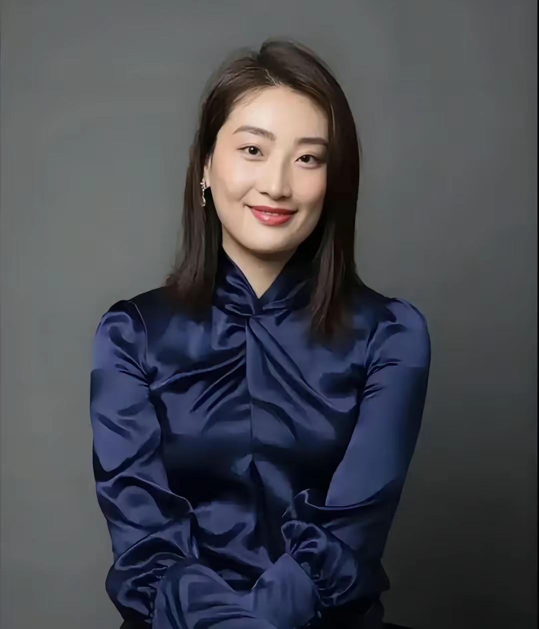 王力宏突然不干了，成龙都愣了神——这圈子的事，真是比翻书还快。
 
谁能想到宗馥