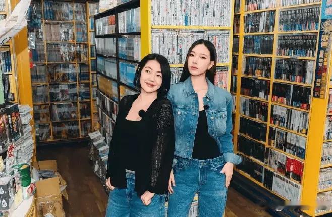 小S大女儿回应说父母相处既甜蜜又像朋友。小S平时在节目里大大咧咧，和老公的互动也