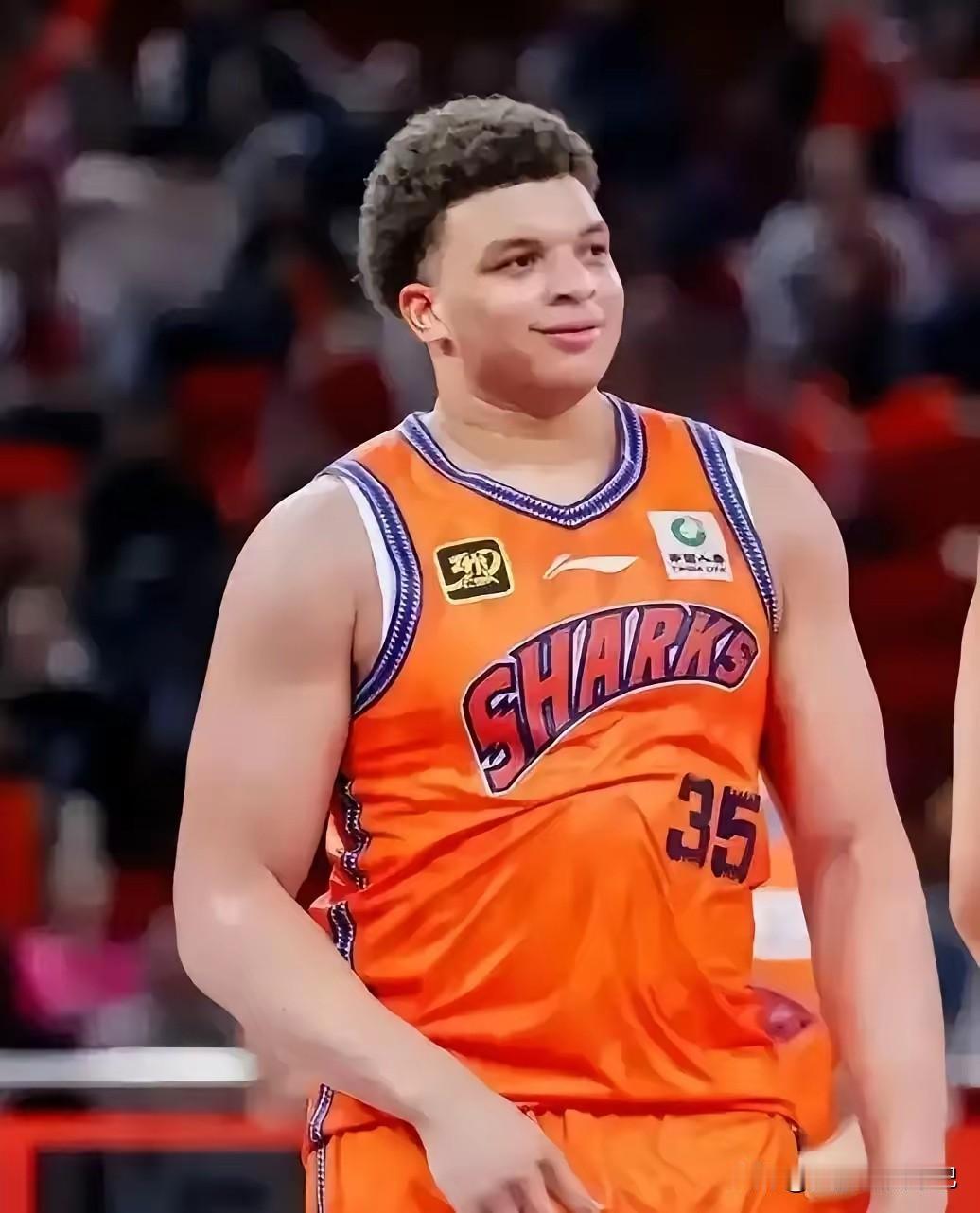 洛夫顿背部有伤，恐缺席沪粤大战！
今晚将上演一场精彩的沪粤大战，但赛前却传来一则