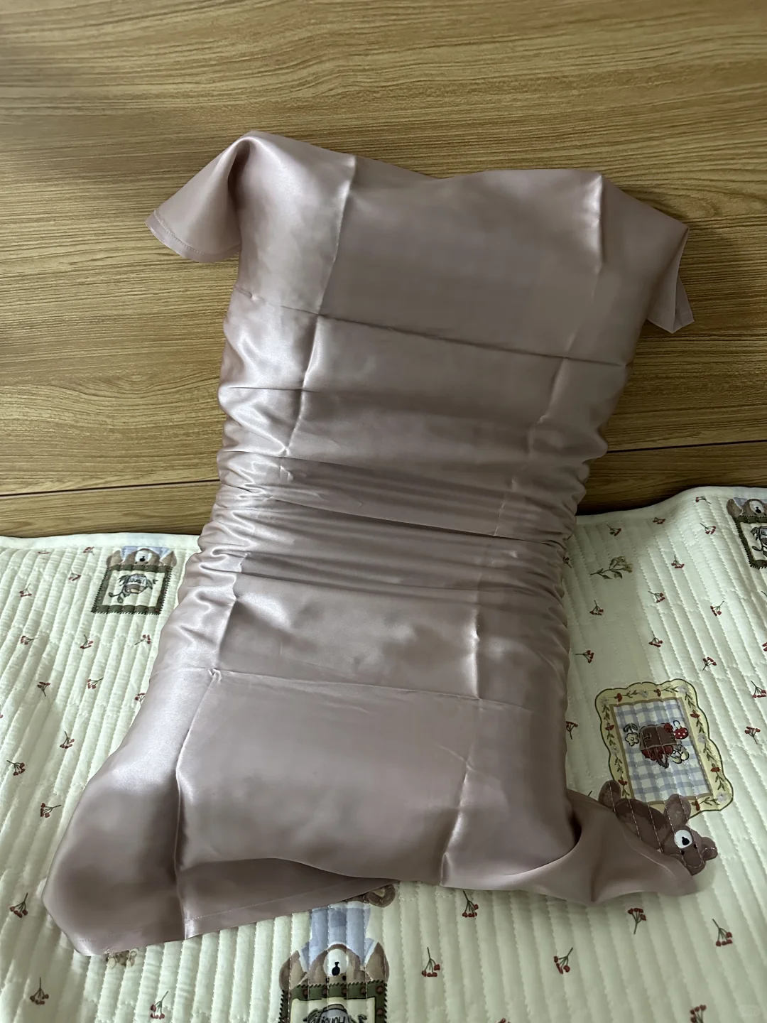 不是真丝枕套买不起，而是枕巾更有性价比！