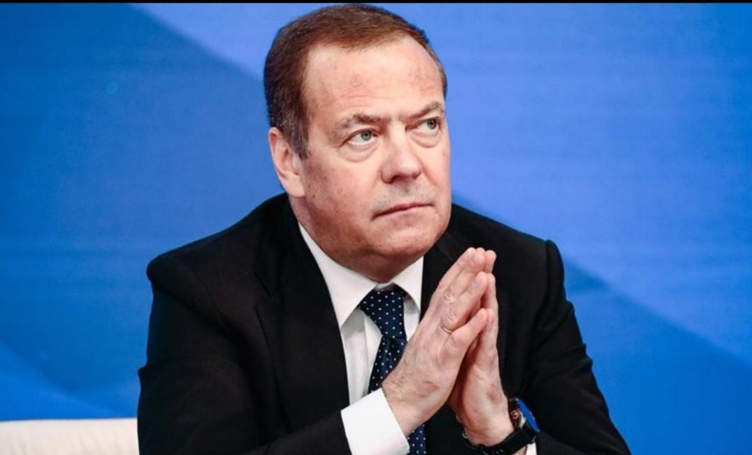 梅德韦杰夫在社交媒体上发帖称，如果欧盟动用冻结的俄罗斯资产为“乌克兰赔偿贷款”提