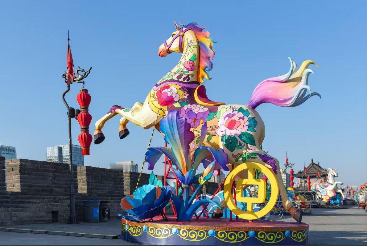 2026新年伊始，西安城墙的“千灯映长安·午马迎春来”丙午马年“长安灯会”超绝！