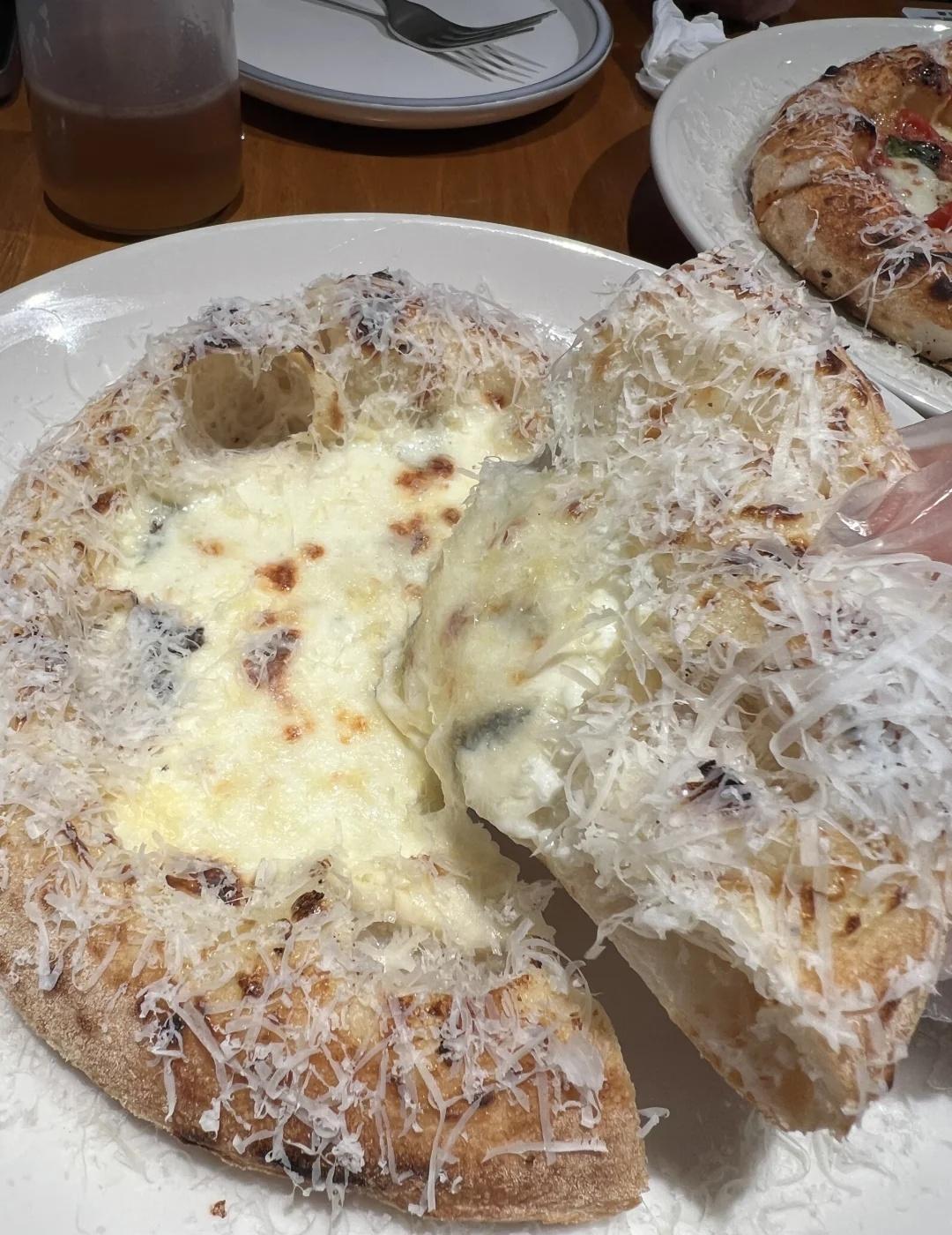 🔖「四海城」芝士脑袋🧀看这里！超浓郁
近期看到有博主推荐说这家的四重芝士pi