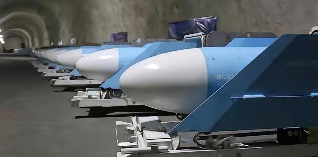 3月23日，伊朗官方电视台播放的一段视频引起了全球的高度关注和热议。

伊朗直接