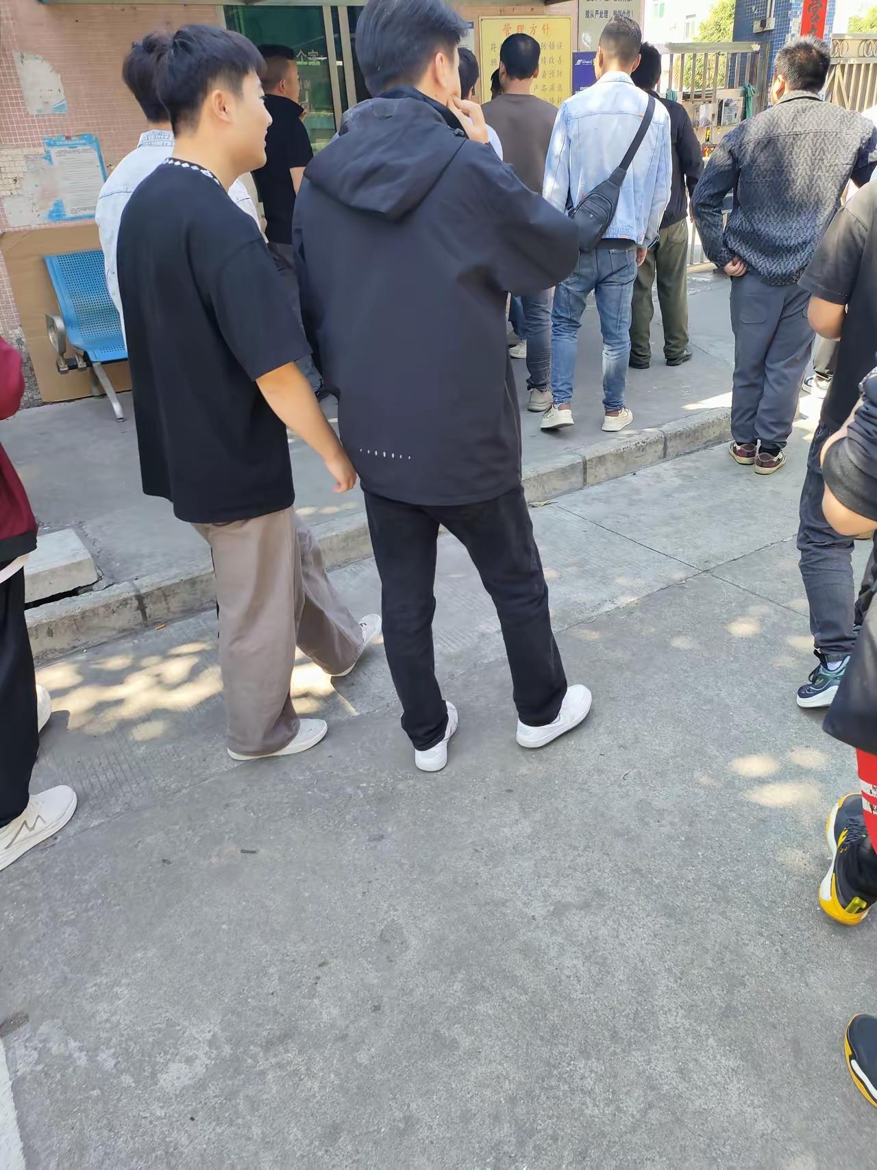 春节过后！很多人又开始忙着找工作了！但是突然发现很多找工作的都是男生！很少看到年