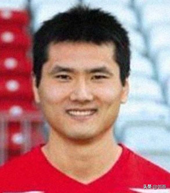 新帅新人展新貌，新年首秀呈新颜。
中国男足迎来首支赛场劲敌——世界排名高于国足的