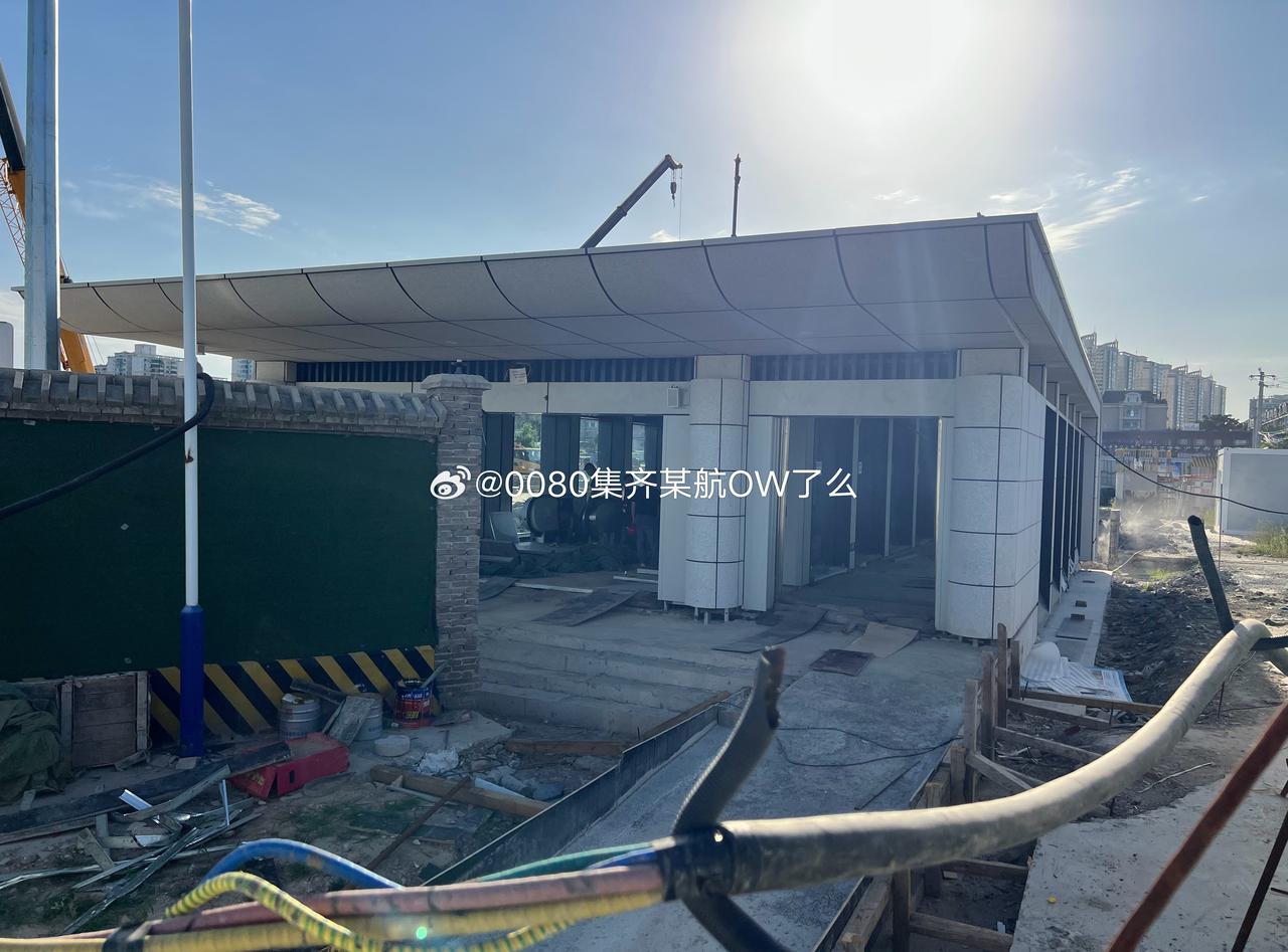 北京地铁超话 我怀疑天通苑东站有17/18共用的出入口，现在对假墙已经PTSD了