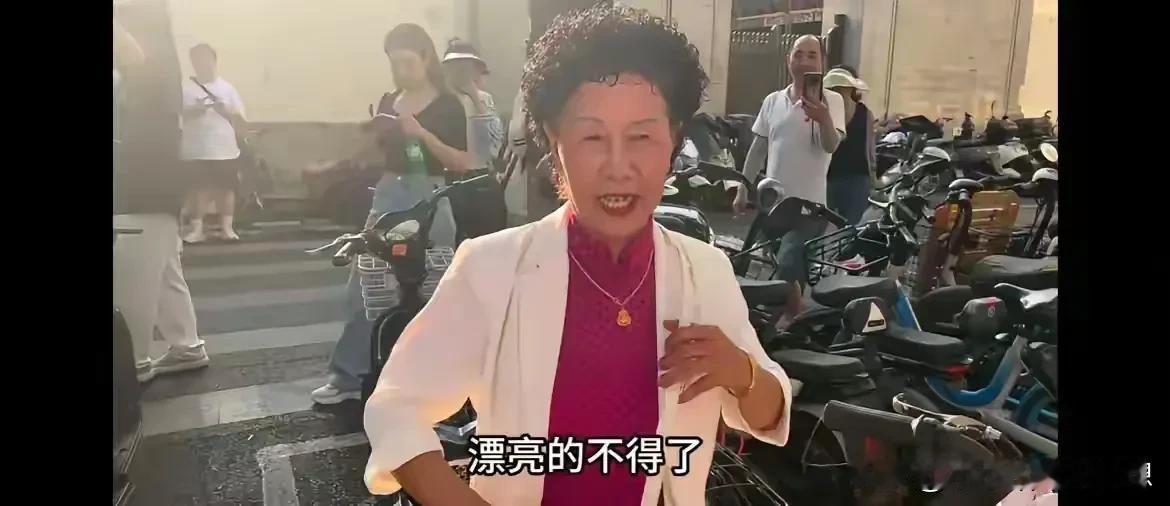 有的时候觉得这个世界的人都疯了，疯的我都有点难以理解了，但想了一下，南京手冲咖啡