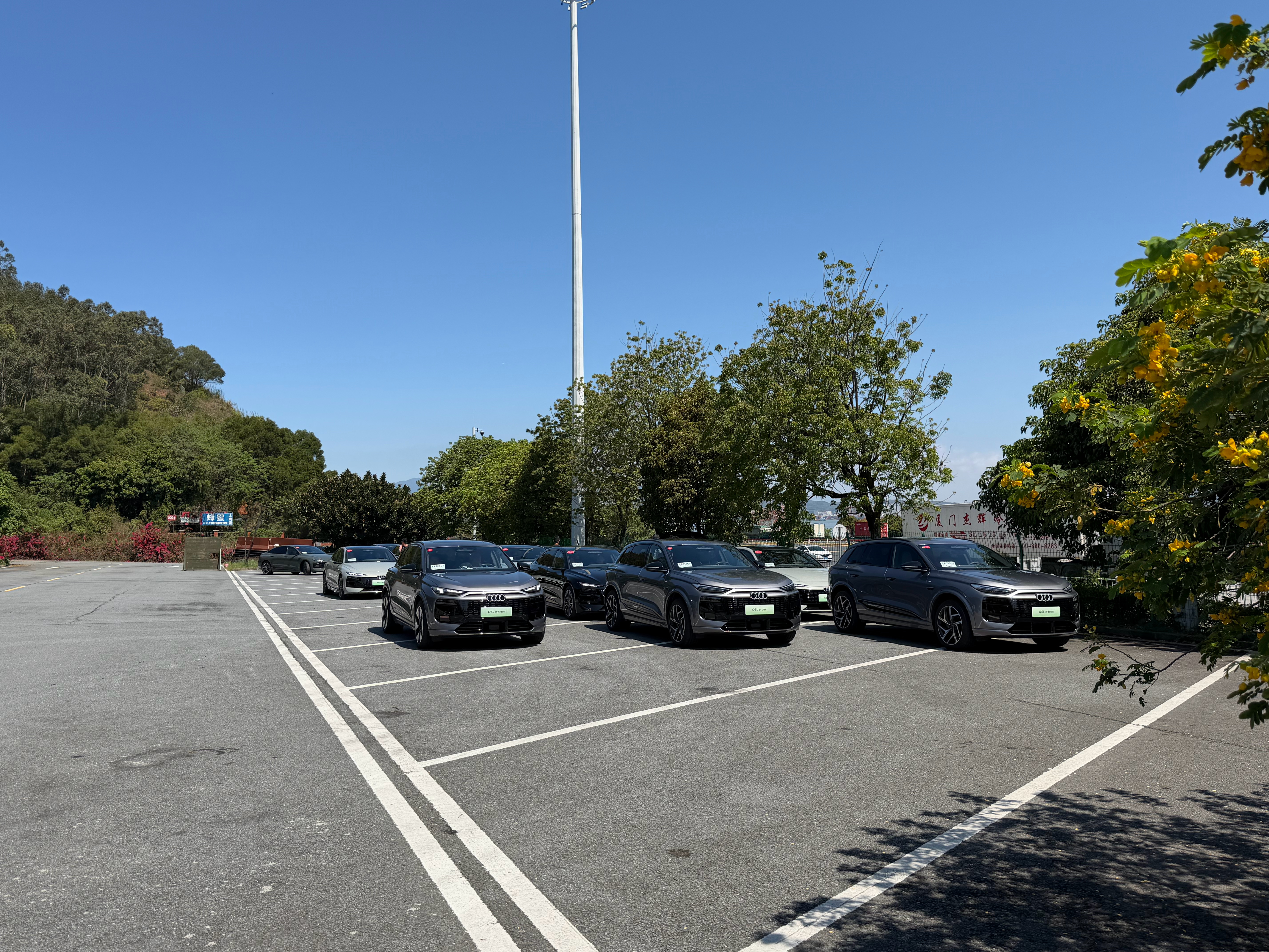 第一次参加奥迪的活动，不知道能有这么多车成车队来跑奥迪e-tron奥迪a6l