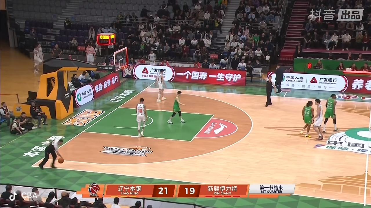 没有想到，新疆飞虎男篮第一节比赛打得不错！

         在刚刚结束的新疆