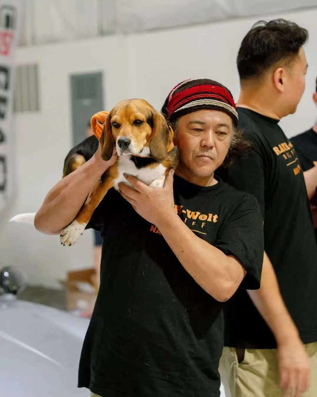 RWB | 拿下手套，抱一抱狗🐶那一刻你就知道——又一台，有灵魂的车，诞生了。