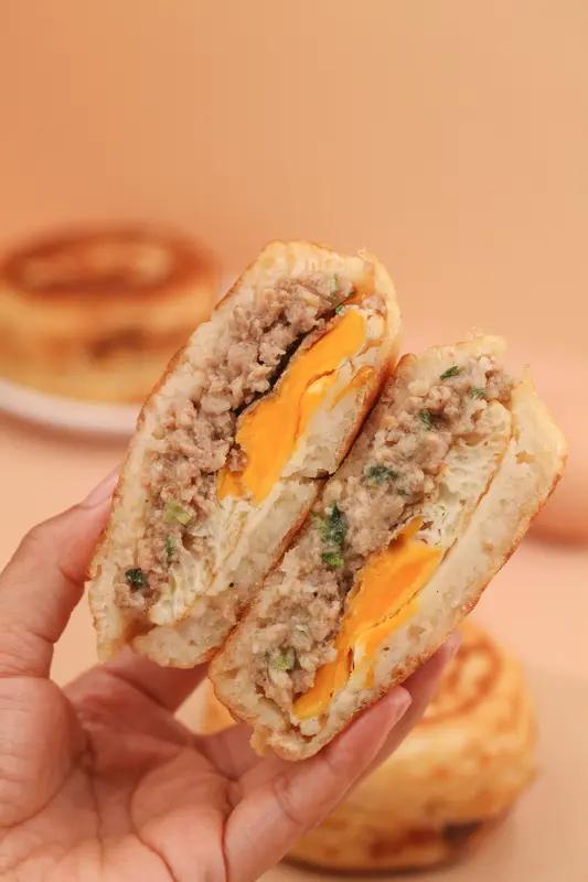 最近，35岁程序员辞职卖肉蛋堡月入5万的事儿火了。这位北京的刘先生，之前是软件开