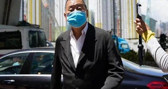 中方一天之内召见2国总领事，通缉令发往海外，特朗普闯下大祸。惹上大事了，又一次挑