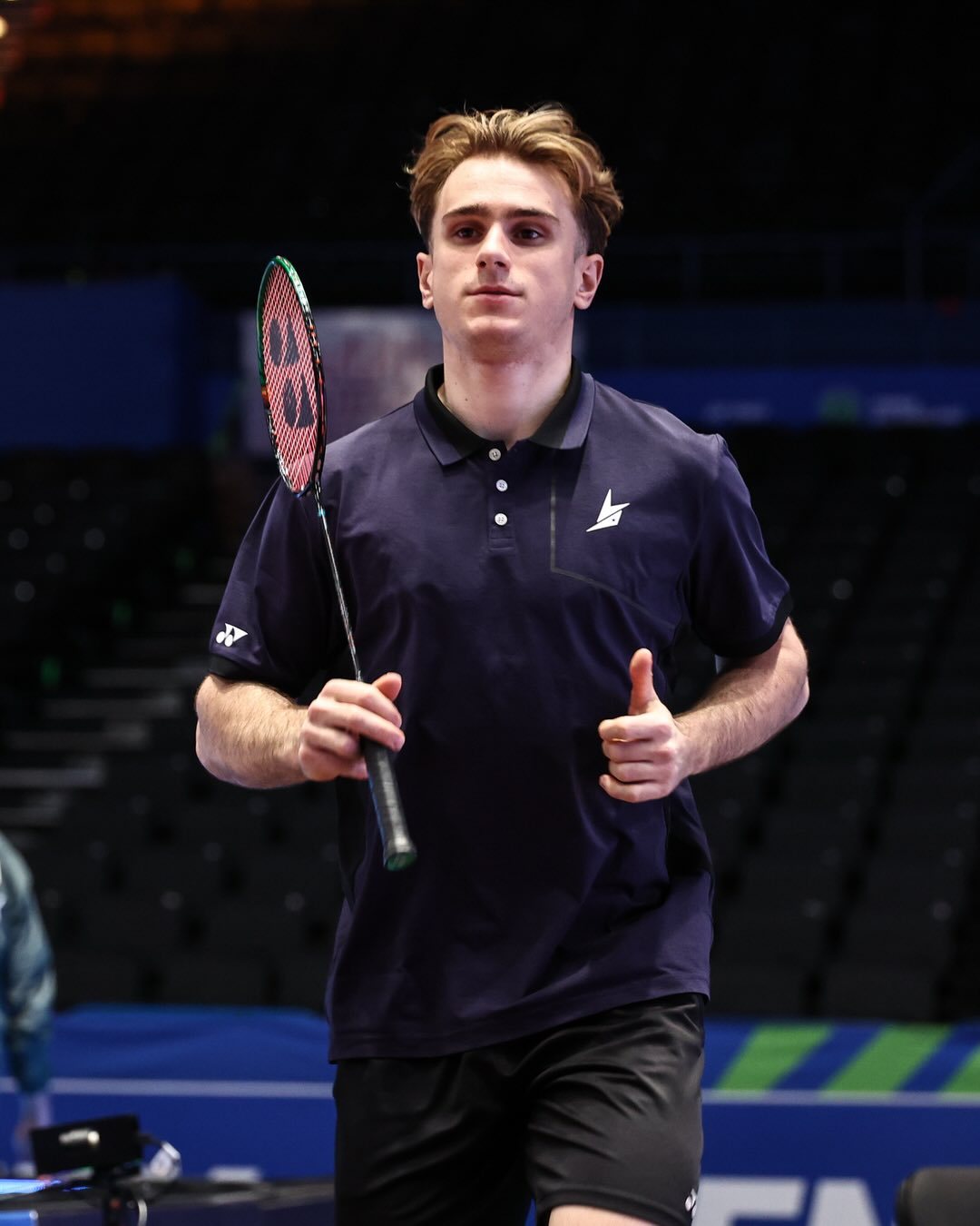 拉尼尔🇫🇷 21-14、21-12 🇯🇵冲本优大决赛对手：胡哲安🇨🇳