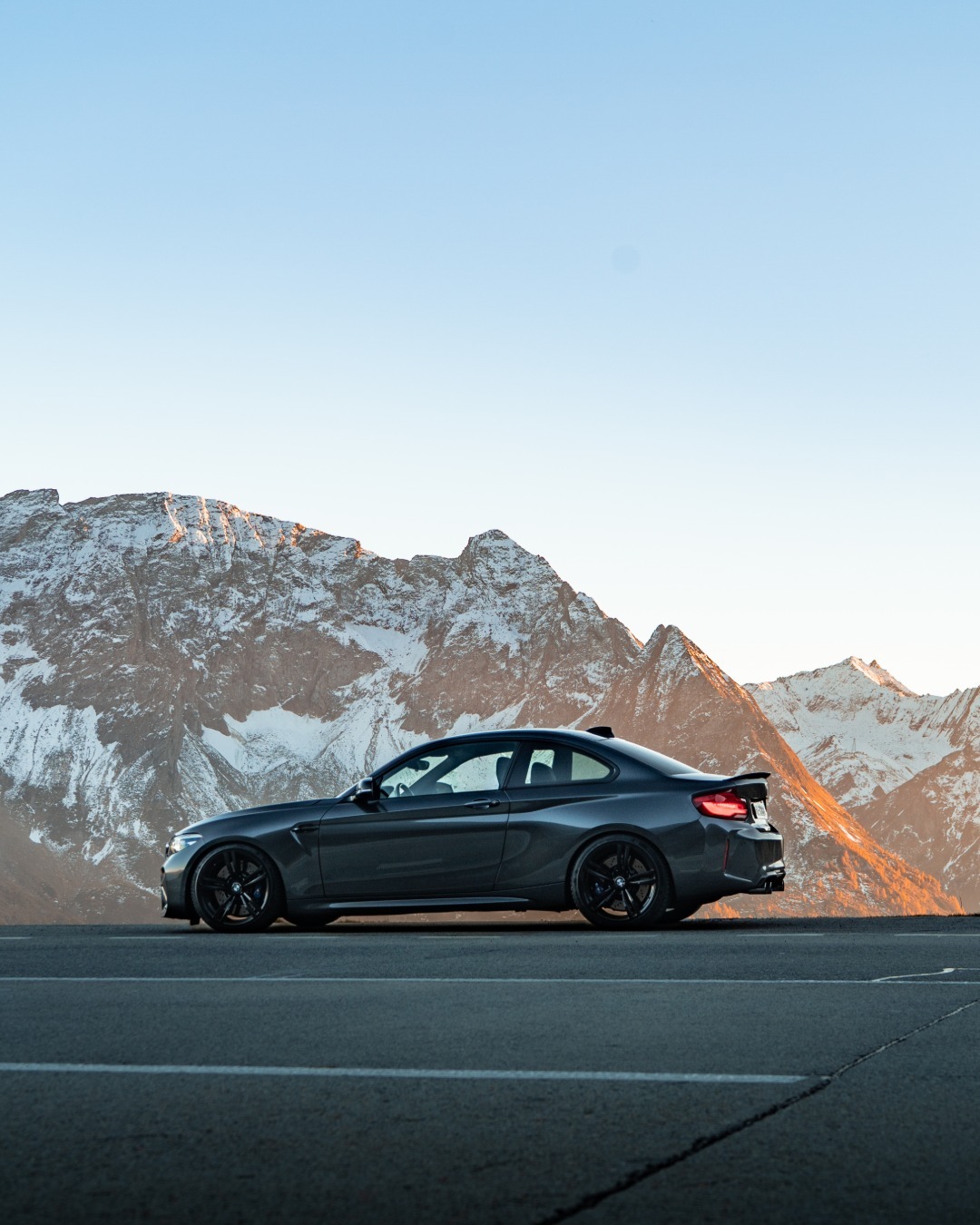 在山光雪影中的F87 M2bmwsky 宝马M2