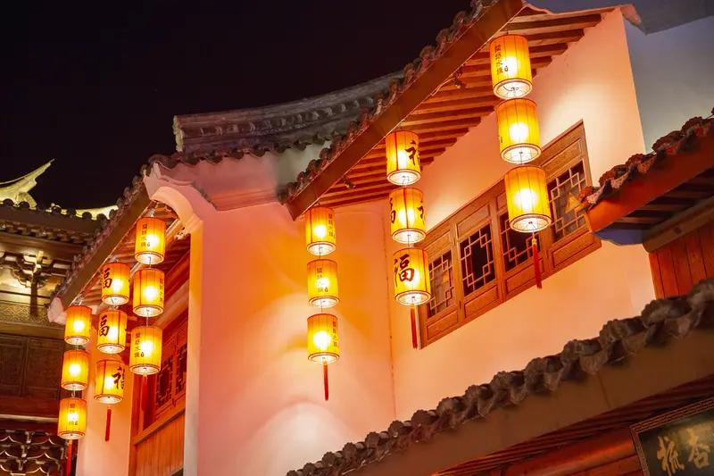 韩国股市，
日本股市，
都是大涨的，
港股也是收红的。
唯有大A收月线周线之时大