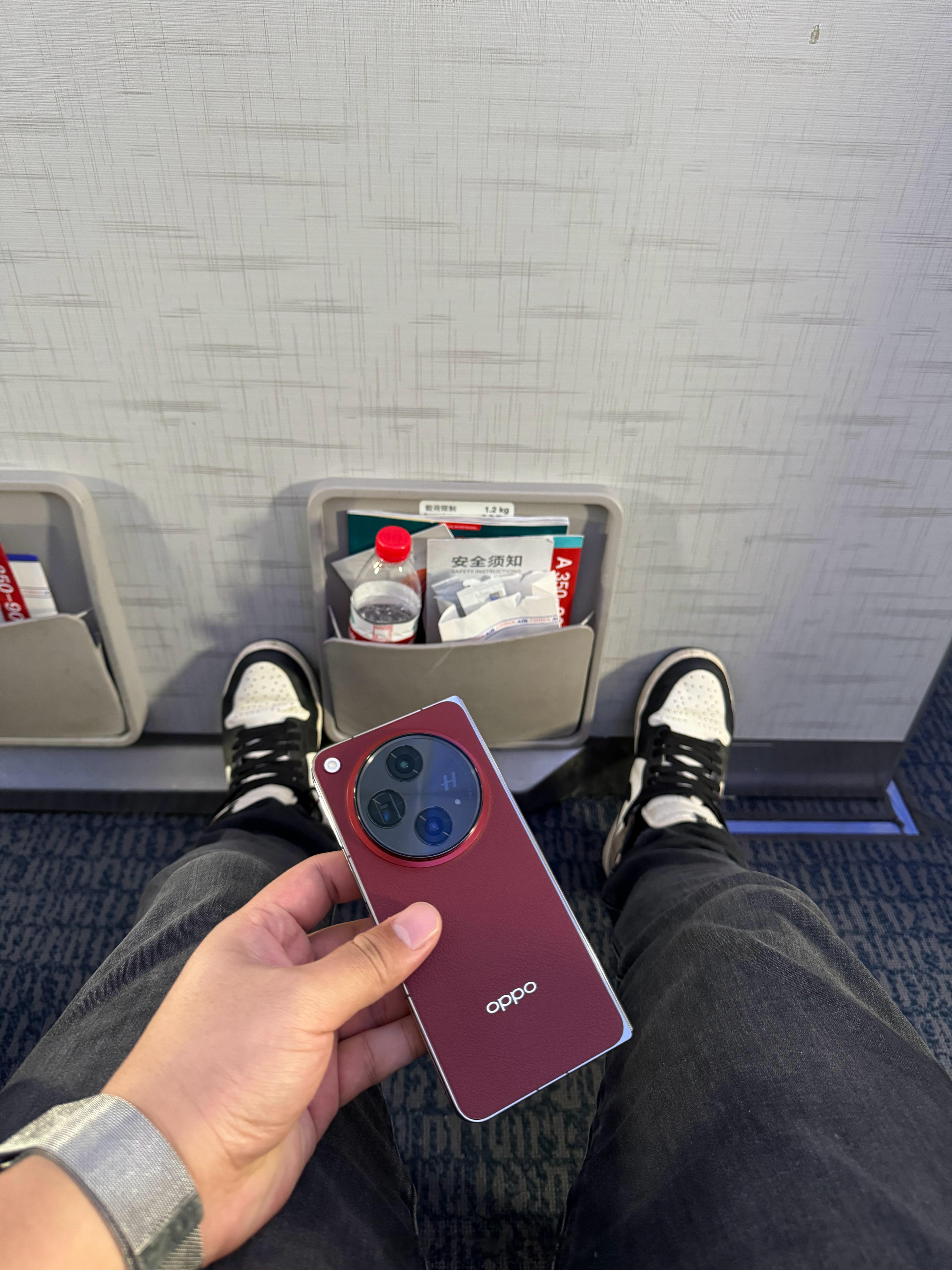 来回都是经济舱 Plus Pro Max。  ​​​