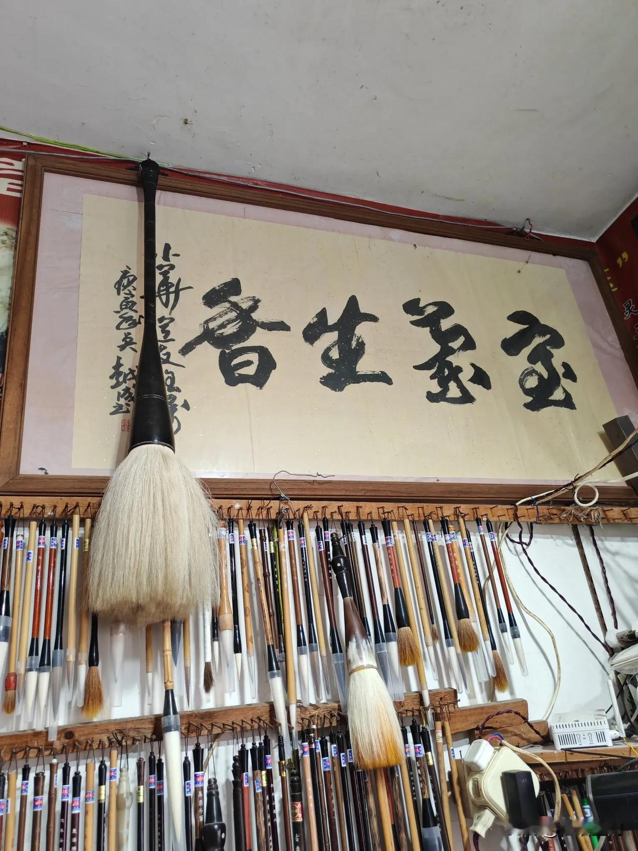 又到了一年一度高考季。

虽然我家孩子去年高考，并最终考上大学，但我和他一样，至