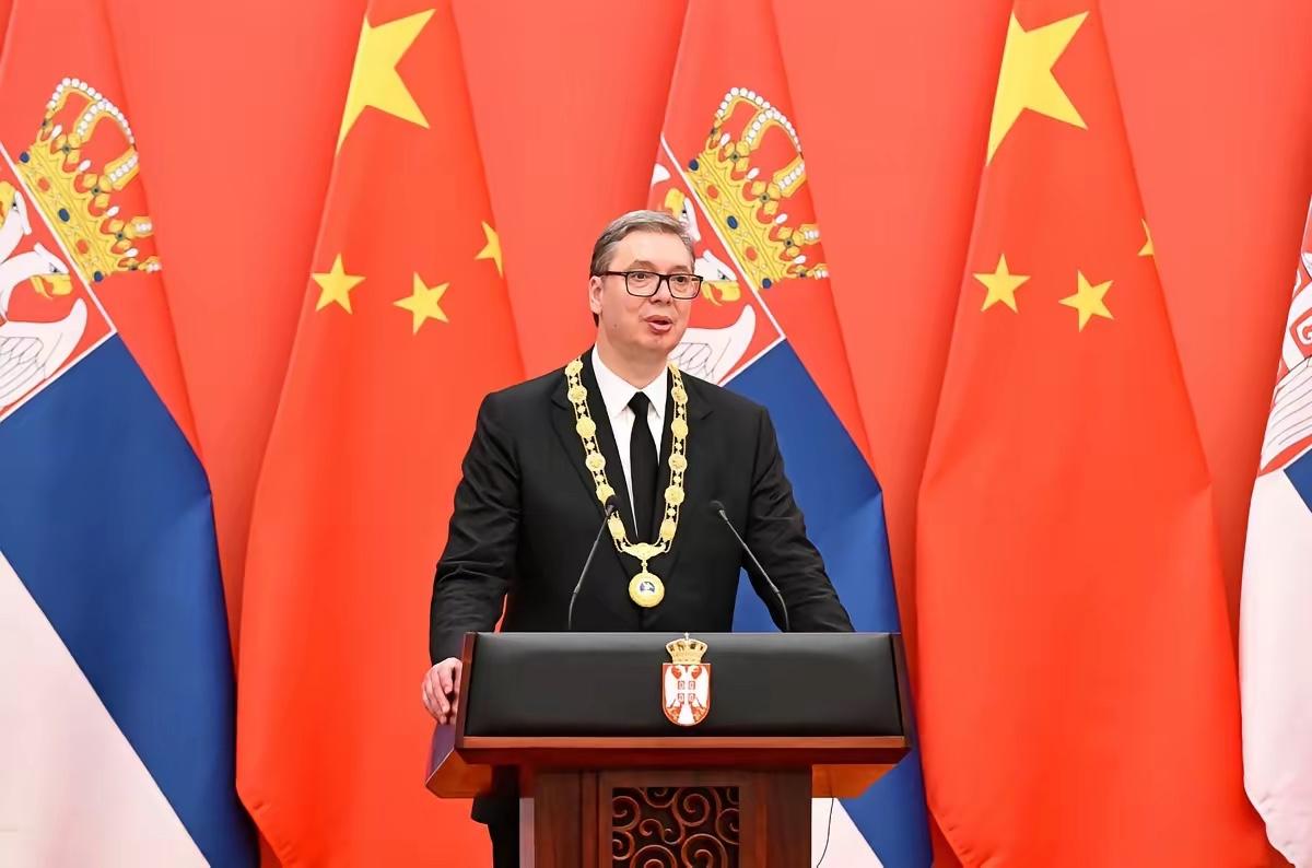 近期，塞尔维亚求购中国歼-10战斗机的消息引发全网热议。很多网友认为，中塞是铁杆