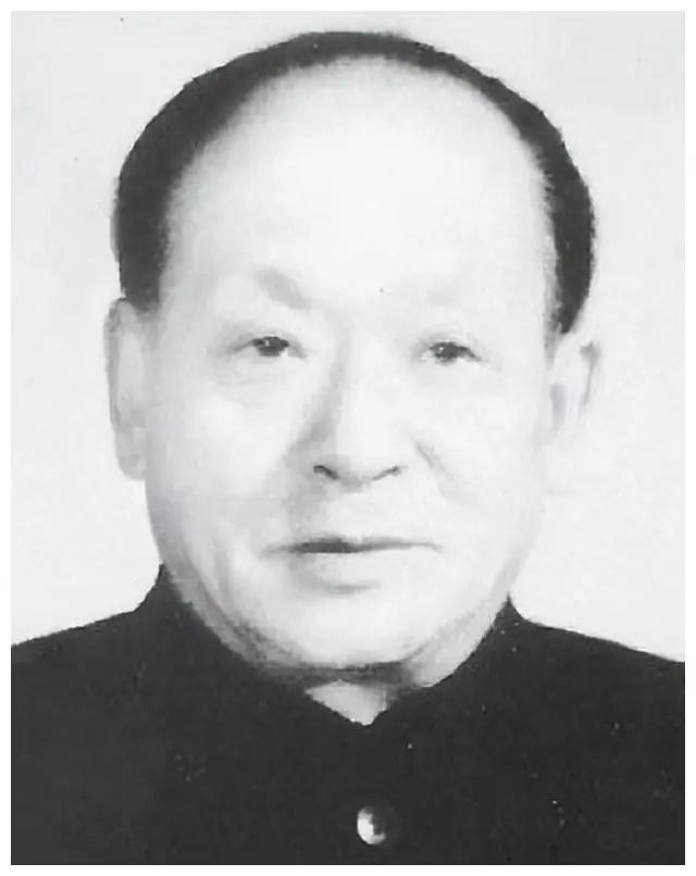1957年，毛主席视察，得知救命恩人是个副处，下令：“提拔他为厅长”。1957年